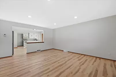 8150 S 88th St, Franklin, WI 53132 - Photo 3