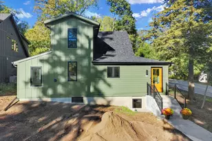 637 1st St, Delafield, WI 53018 - Photo 7