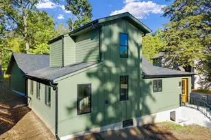 637 1st St, Delafield, WI 53018 - Photo 7