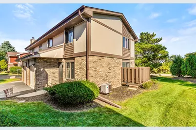 W144N4821  Stone Dr, Menomonee Falls, WI 53051 - Photo 3