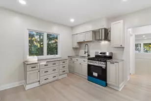 6800 Auburn Ave, Wauwatosa, WI 53213 - Photo 25