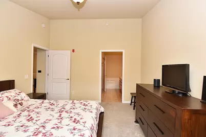 8619 S Deerwood Ln, Franklin, WI 53132 - Photo 25