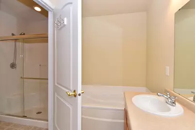 8619 S Deerwood Ln, Franklin, WI 53132 - Photo 27