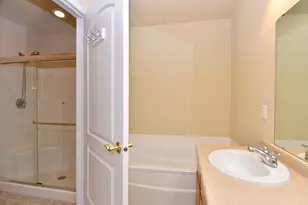 8619 S Deerwood Ln, Franklin, WI 53132 - Photo 27