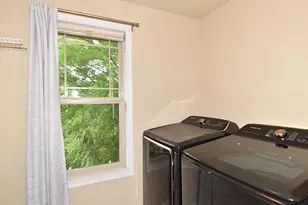 8619 S Deerwood Ln, Franklin, WI 53132 - Photo 31