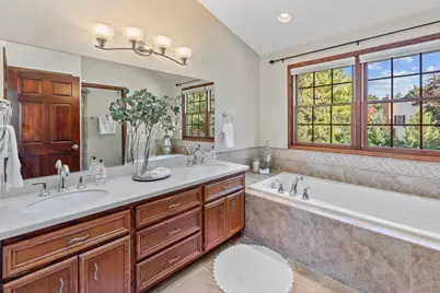 N30W6880  Lincoln Blvd, Cedarburg, WI 53012 - Photo 5