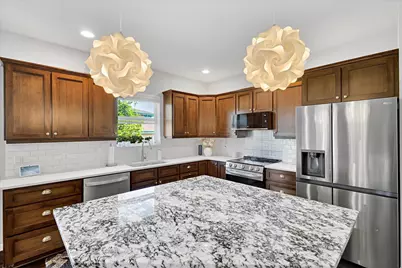 N62W21656  Augusta Pkwy, Menomonee Falls, WI 53051 - Photo 9