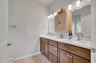 N62W21656 Augusta Pkwy, Menomonee Falls, WI 53051 - Photo 15