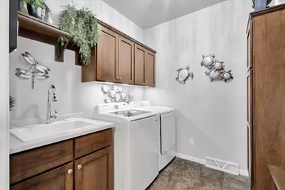 N62W21656  Augusta Pkwy, Menomonee Falls, WI 53051 - Photo 27