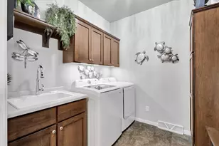 N62W21656 Augusta Pkwy, Menomonee Falls, WI 53051 - Photo 27