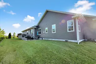 N62W21656 Augusta Pkwy, Menomonee Falls, WI 53051 - Photo 33