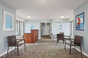 1919 N Summit Ave, Milwaukee, WI 53202 - Photo 33