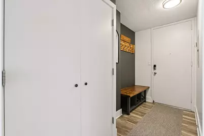 1919 N Summit Ave #1D, Milwaukee, WI 53202 - Photo 19