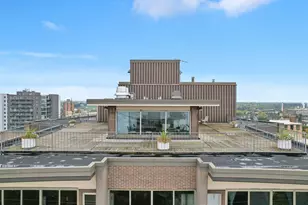 1919 N Summit Ave, Milwaukee, WI 53202 - Photo 27