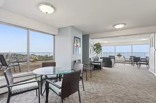 1919 N Summit Ave, Milwaukee, WI 53202 - Photo 31