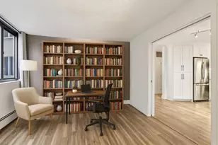 1919 N Summit Ave, Milwaukee, WI 53202 - Photo 15