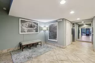 1919 N Summit Ave, Milwaukee, WI 53202 - Photo 35