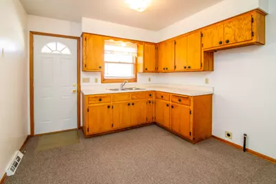 612  Elm St, Watertown, WI 53098 - Photo 3