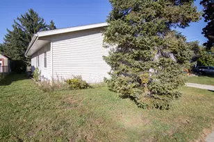 612 Elm St, Watertown, WI 53098 - Photo 37