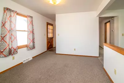 612  Elm St, Watertown, WI 53098 - Photo 7