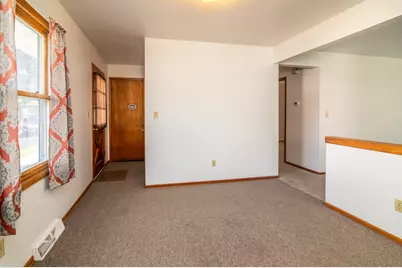 612  Elm St, Watertown, WI 53098 - Photo 9
