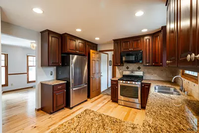 1958  Homestead Ct, Grafton, WI 53012 - Photo 11