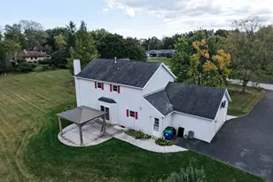 1958 Homestead Ct, Grafton, WI 53012 - Photo 5