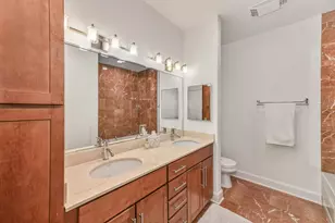 1550 E Royall Pl, Milwaukee, WI 53202 - Photo 31