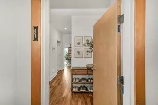 1550 E Royall Pl, Milwaukee, WI 53202 - Photo 27