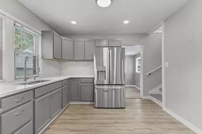 606 S 94th Pl, Milwaukee, WI 53214 - Photo 9