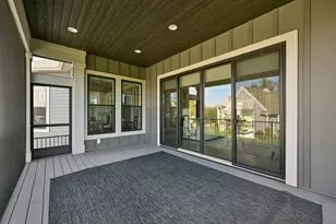 W248N2151 Kettle Cove Ct, Pewaukee, WI 53072 - Photo 37