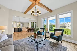 W248N2151 Kettle Cove Ct, Pewaukee, WI 53072 - Photo 13