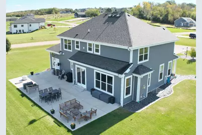 W2464  Leasure Way, East Troy, WI 53120 - Photo 3