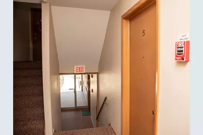 3965 S 84th St #5, Greenfield, WI 53228 - Photo 17