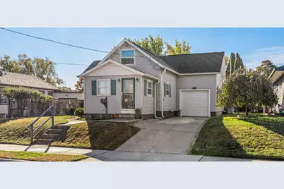 835  Summit St, Manitowoc, WI 54220 - Photo 3