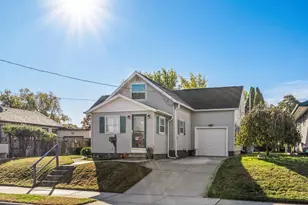 835 Summit St, Manitowoc, WI 54220 - Photo 3