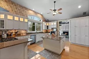 7767 S Cambridge Ct, Franklin, WI 53132 - Photo 17