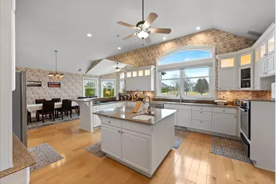 7767 S Cambridge Ct, Franklin, WI 53132 - Photo 15