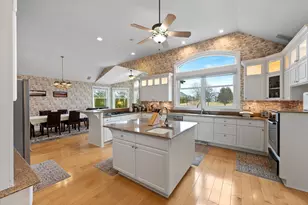 7767 S Cambridge Ct, Franklin, WI 53132 - Photo 15