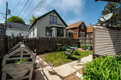 2437 N Weil St, Milwaukee, WI 53212 - Photo 3