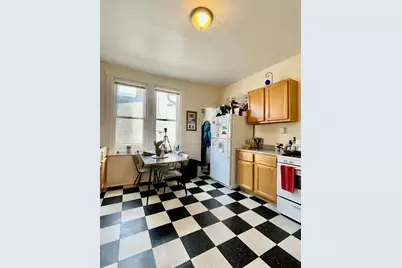 2437 N Weil St, Milwaukee, WI 53212 - Photo 17