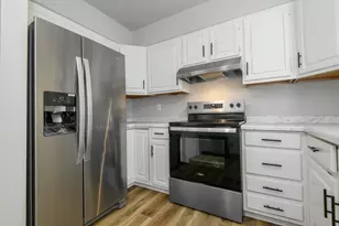 1891 Parknoll Ln, Port Washington, WI 53074 - Photo 7