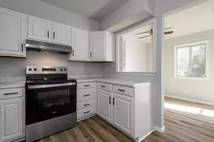 1891 Parknoll Ln, Port Washington, WI 53074 - Photo 9