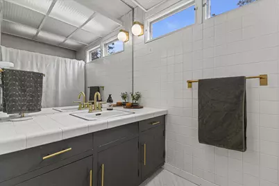 6465 N Santa Monica Blvd, Fox Point, WI 53217 - Photo 35