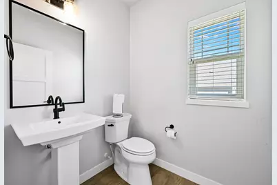 7690 W Preserve Pkwy, Mequon, WI 53097 - Photo 17