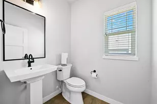 7690 W Preserve Parkway, Mequon, WI 53097 - Photo 17