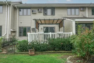 N49W36150 Nottingham Ln, Oconomowoc, WI 53066 - Photo 23