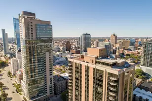 929 N Astor St, Milwaukee, WI 53202 - Photo 53