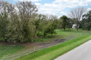 W2585 Long Meadow Dr, Lafayette, WI 53121 - Photo 37