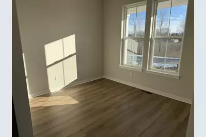 N101W17188  Tanglewood Dr, Germantown, WI 53022 - Photo 7